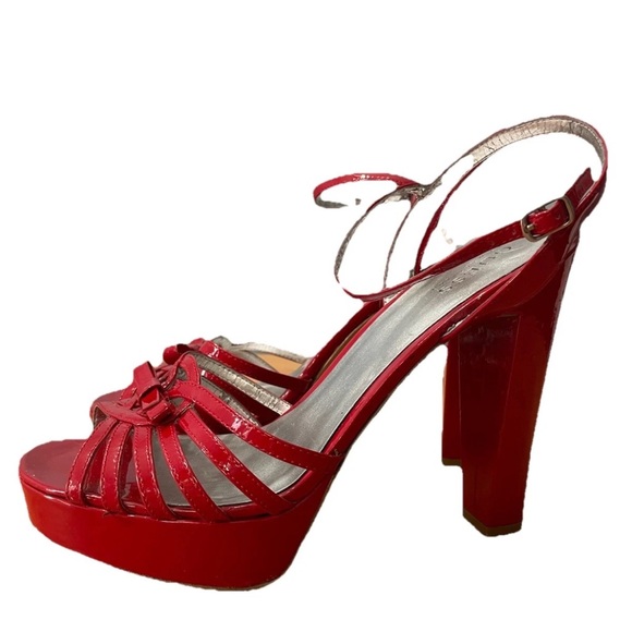 Guess Red high Heels Strappy Bows
Women's Sz 10 feminine leather cosplay girly - Picture 1 of 11